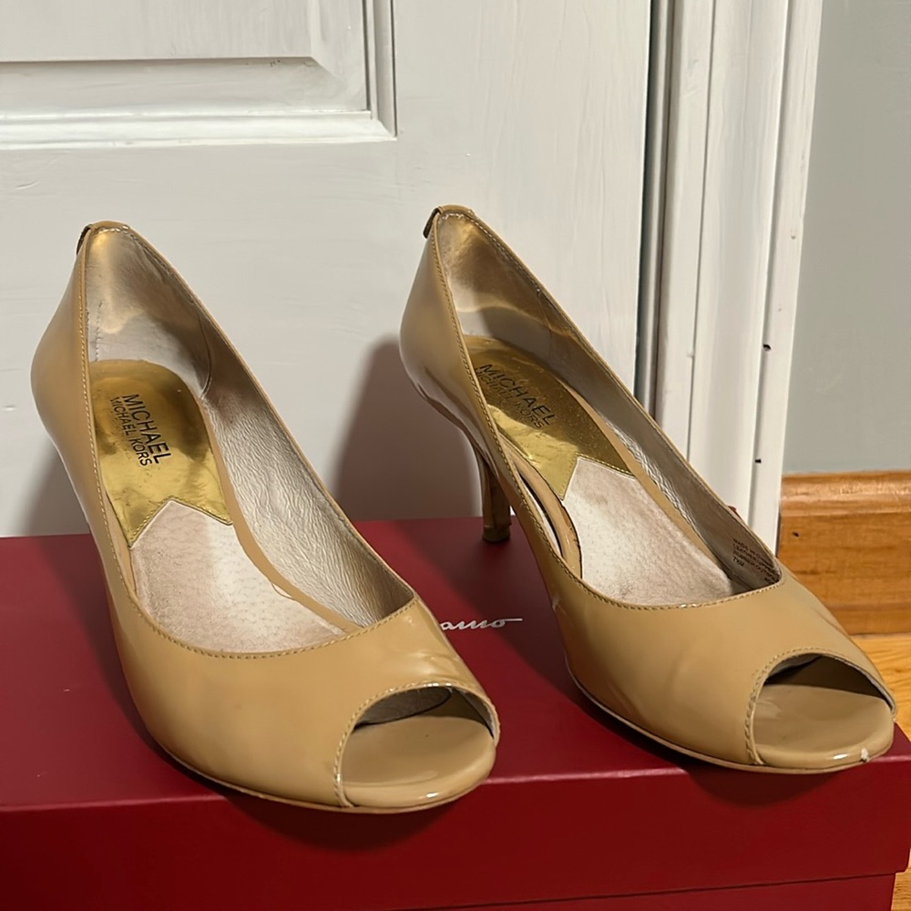 Micheal Kors leather peep toed pumps, 7.5